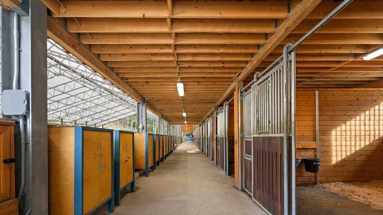 WeCoverEquine CEDAR VISTA STABLES METCHOSIN, BC RidingArena 11