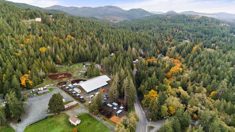 WeCoverEquine CEDAR VISTA STABLES METCHOSIN, BC RidingArena 5